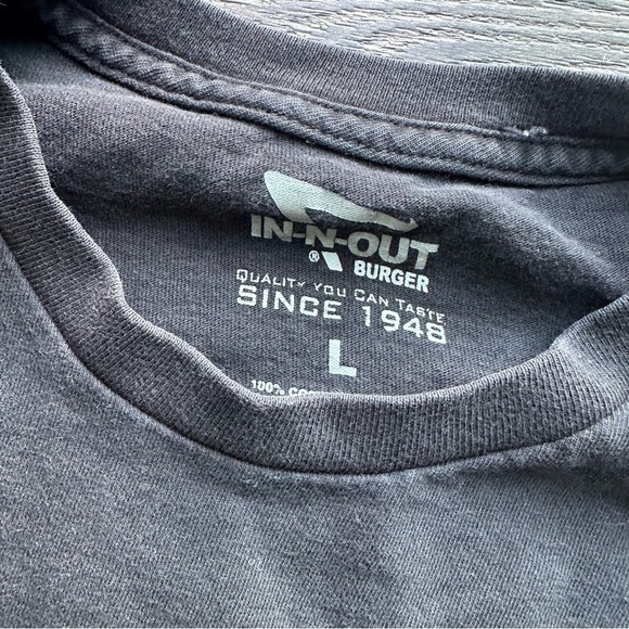 In n Out Burger California Graphic T-Shirt washed black / gray - Picture 5 of 6
